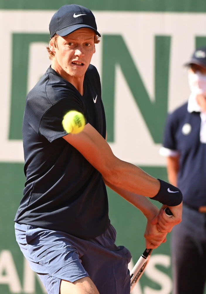 中的表现虽 中的表现虽